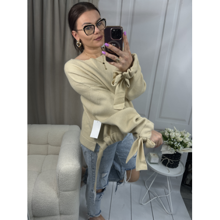 Sweter beżowy z wiązaniami